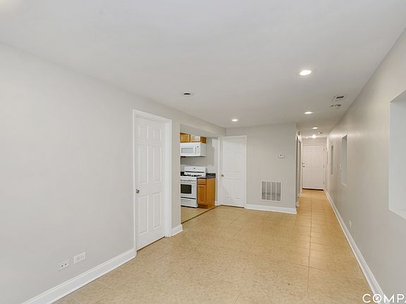 3rd image of 921 S Oakley Blvd #G