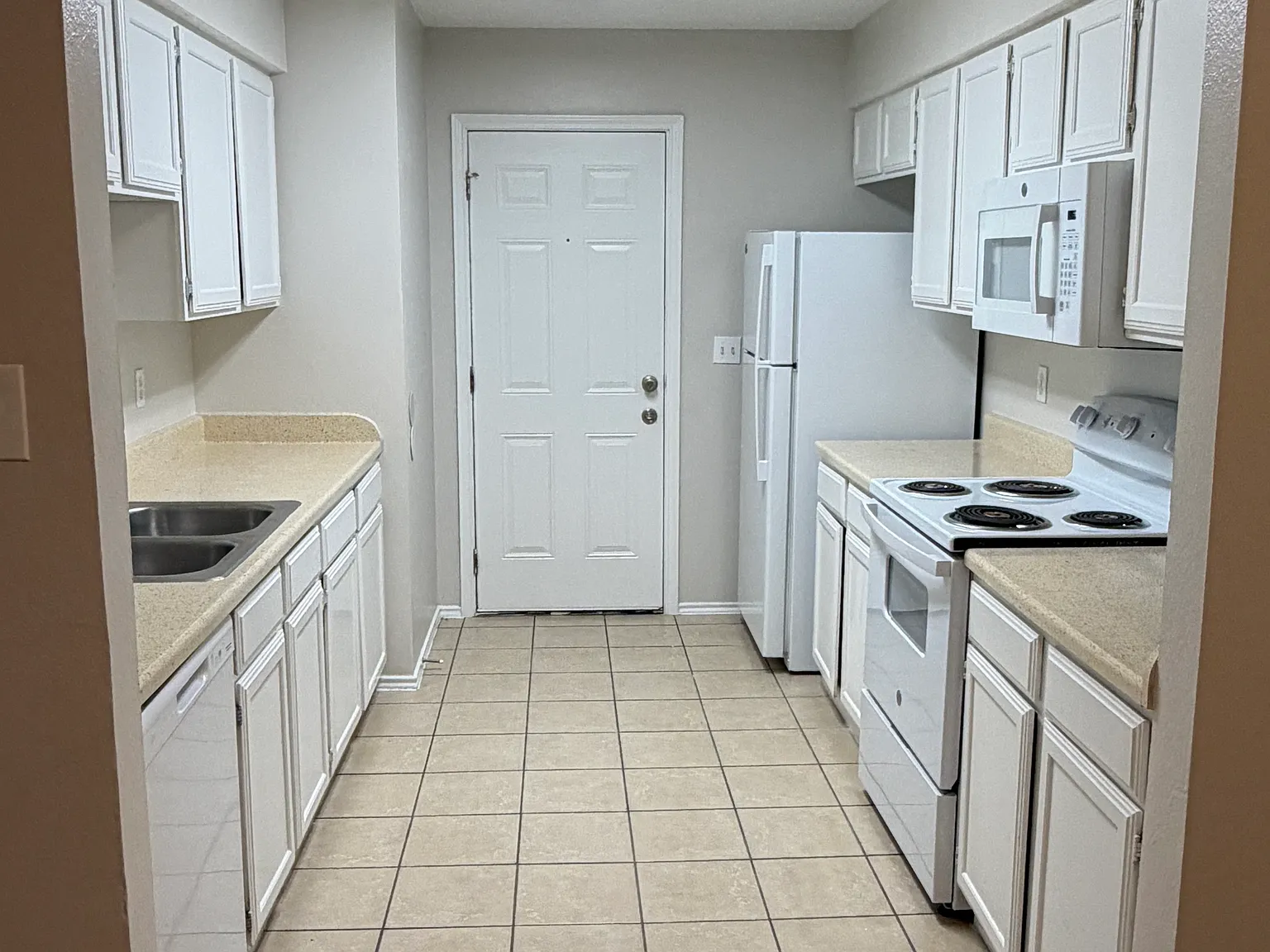 2 bed, 1185 sqft, $1,595 — Photo 3