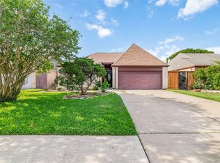 11738 Brook Meadows Ln, Meadows Place, TX 77477