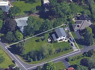 2046 Maplewood Rd, Northbrook, IL 60062