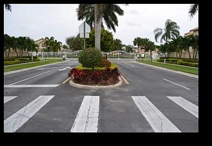 2nd image of 7574 Colony Palm Dr