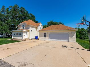 718 Dewey Ave, Kewanee, IL 61443