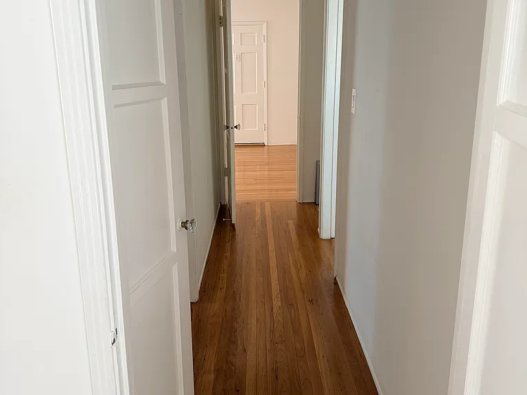 4321 Cahuenga Blvd — Photo 18