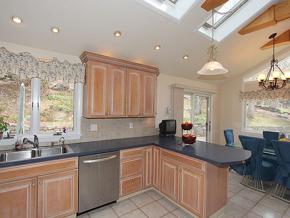 5th image of 14 Park Ln