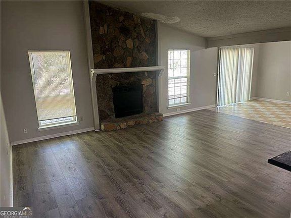 2nd image of 8601 Cedar Creek Rdg