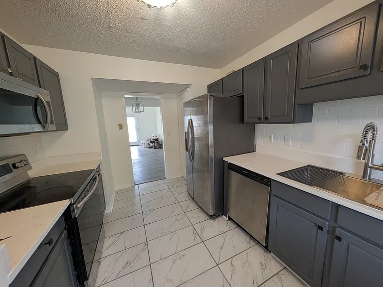 4757 Cheshire Cir — Photo 3
