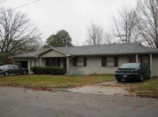 1053 Hibbler St, West Point, MS 39773
