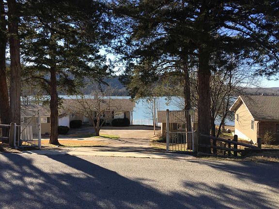2nd image of 213 Hillsboro Dr