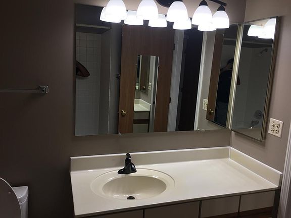 5th image of 1228 Bradwell Ln