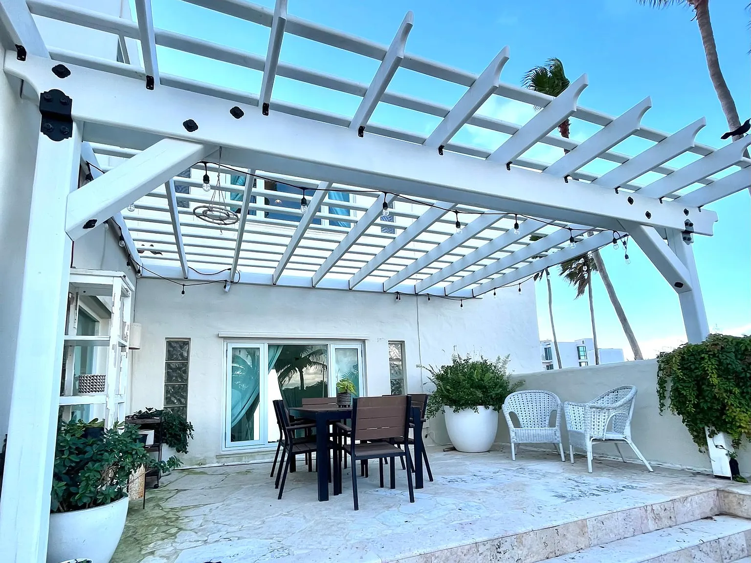 2 bed, 1300 sqft, $6,000 — Photo 3