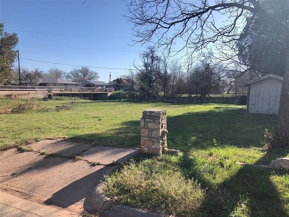 1st image of 909 Sunset Dr