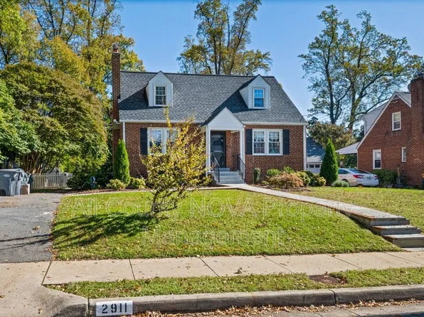 2911 Stuart Dr, Falls Church, VA 22042