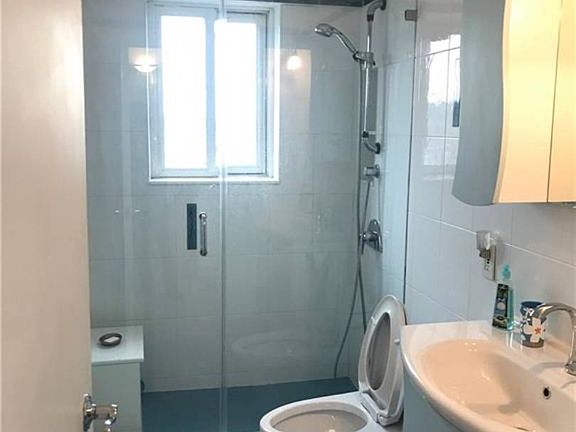 2nd image of 31 Hylan Blvd #10A-10
