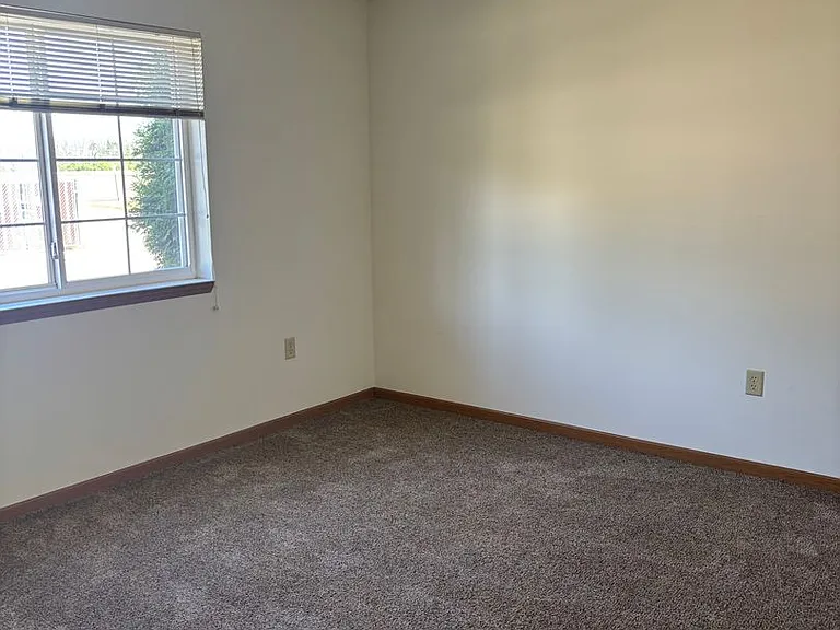 W1087 Lewis Ln — Photo 9