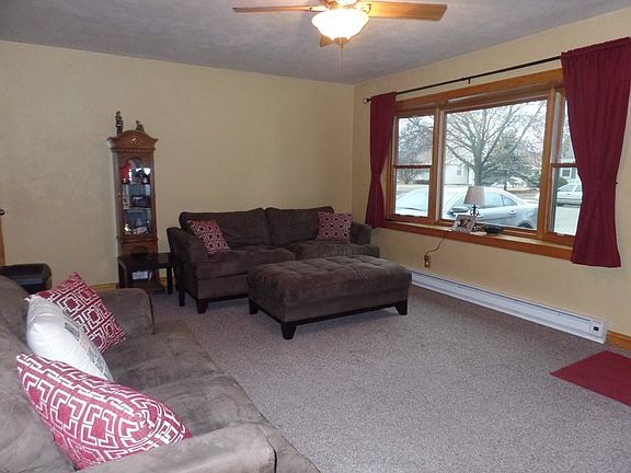 3rd image of 811 Northfield Ave