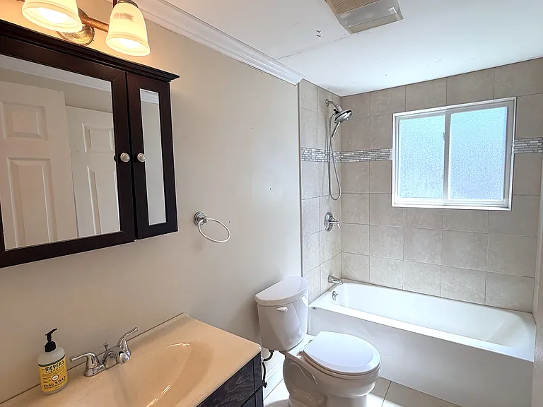 51 Plover Rd #D — Photo 6
