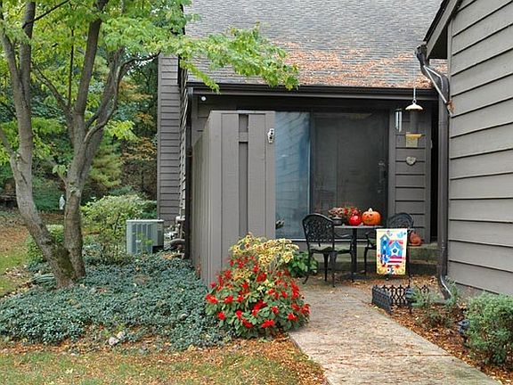 2nd image of 58 Lakewood Cir #0