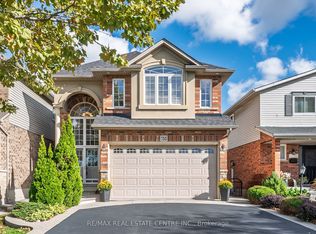 733 Stone Church Rd E, Hamilton, ON L8W 1A9