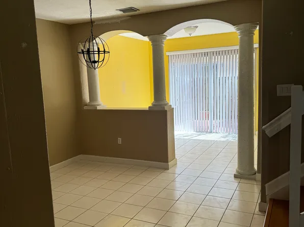 7357 NW 174th Ter, Hialeah, FL