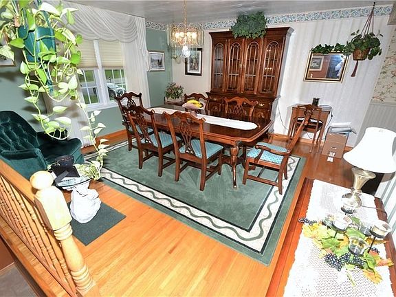 3rd image of 2330 Cornwall Dr