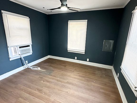 3rd image of 207 Lacobie St