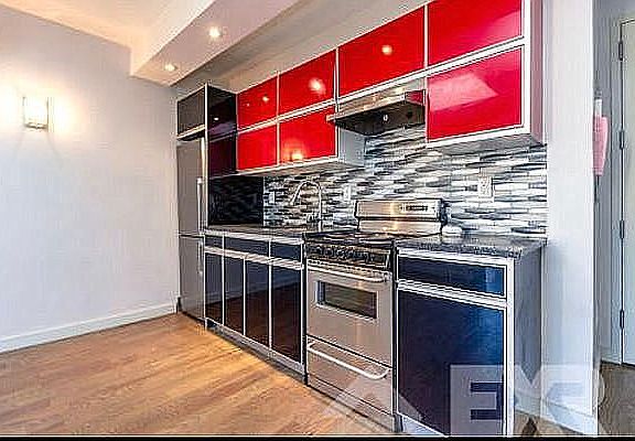 2nd image of 272 Jefferson St #1G