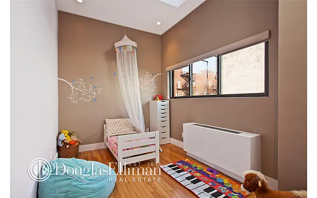 Sold by Douglas Elliman | media 49