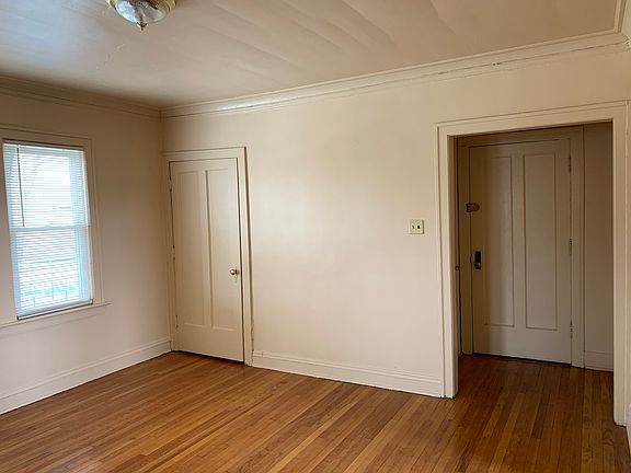 4th image of 8401 S Essex Ave #2W