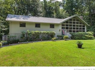 18 Shepard Rd, Woodbridge, CT 06525