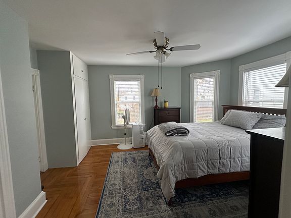 4th image of 11 Crescent Ave Floor 1