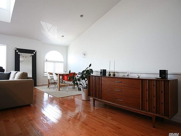 4th image of 24235 Oak Park Dr