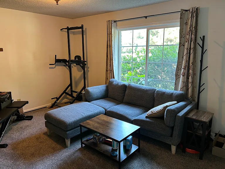1549 Theresa Dr #B — Photo 3