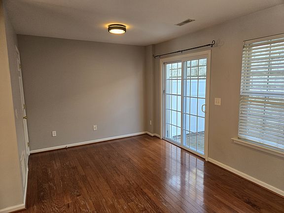 4th image of 127 Park Place Dr