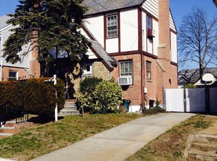 22613 135th Ave, Springfield Gardens, NY 11413