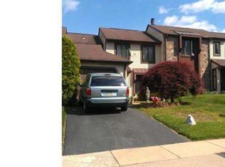722 Newbury Ct, Southampton, PA