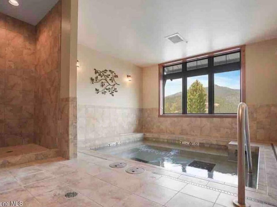 Shared Spa room: Large Hot tub, Sauna and Steam Room.