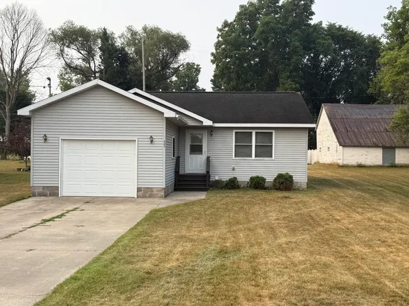 325 W 5th Ave, Reed City, MI 49677