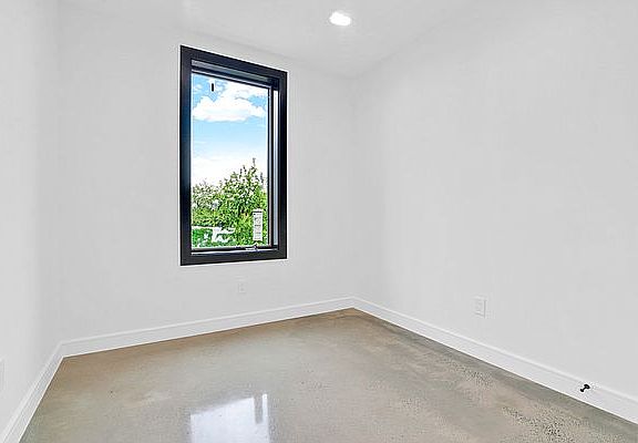 3rd image of 369 Van Brunt St #3F