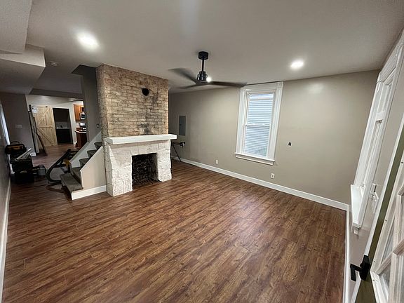 4th image of 110 Eldorado Ave #1