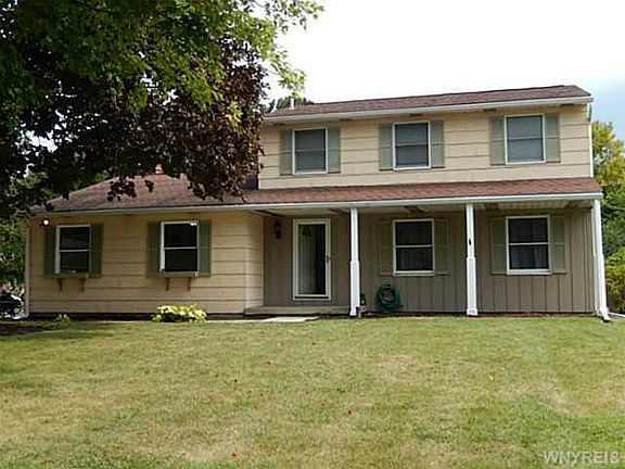 2nd image of 17 Bittersweet Ln