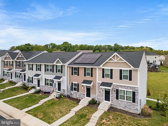 2nd image of 102 Spring Pl