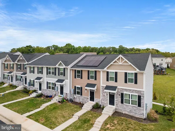 102 Spring Pl, Strasburg, VA 22657