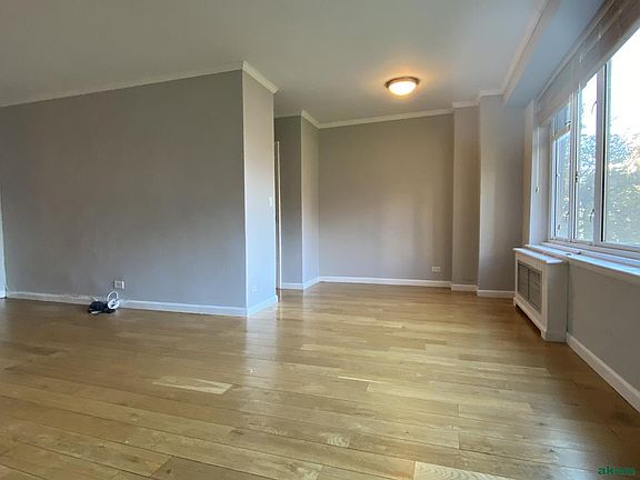 4th image of 392 Central Park W APT 2S