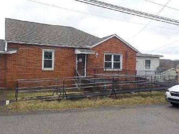 2nd image of 15 Indiana Ave