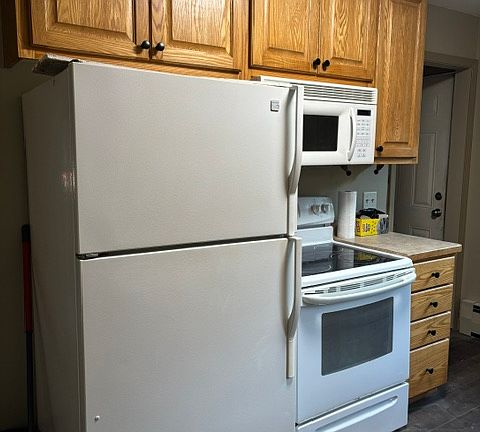 5th image of 519 E 6th St