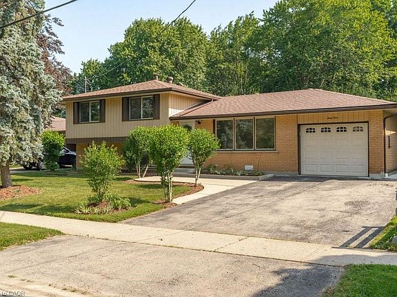 2nd image of 64 Warren Rd