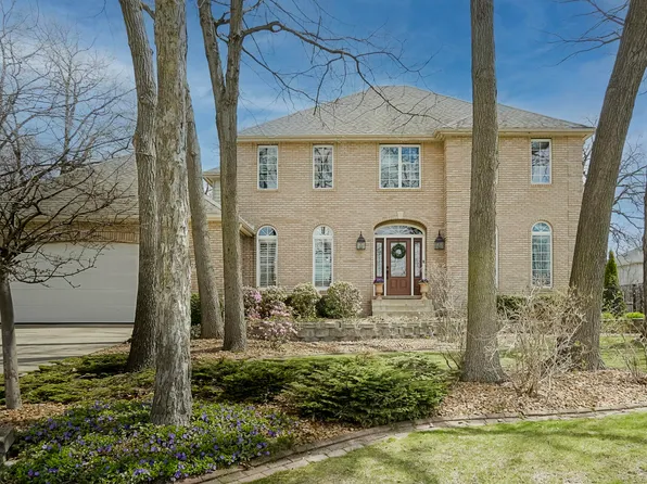 7541 Foxwood Dr, Schererville, IN 46375