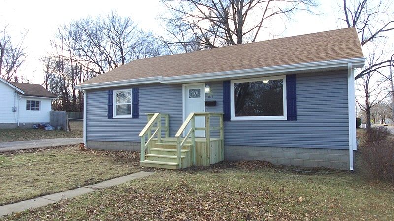 1st image of 611 N Ash St