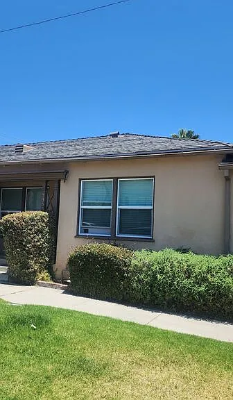 5358 S Harcourt Ave — Photo 1
