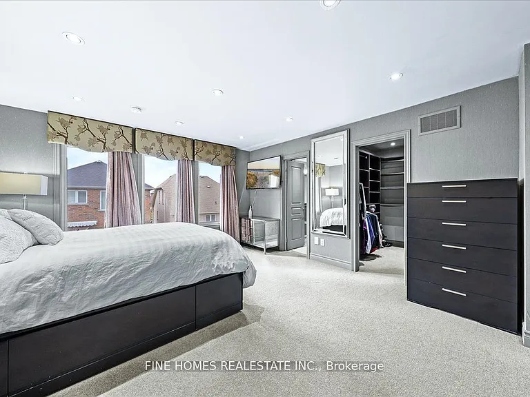 26 Gesher Cres — Photo 17
